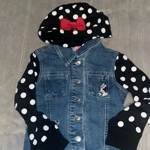 Brand new with tags!!!! Girls size 4 adorable Minnie Mouse jean jacket!